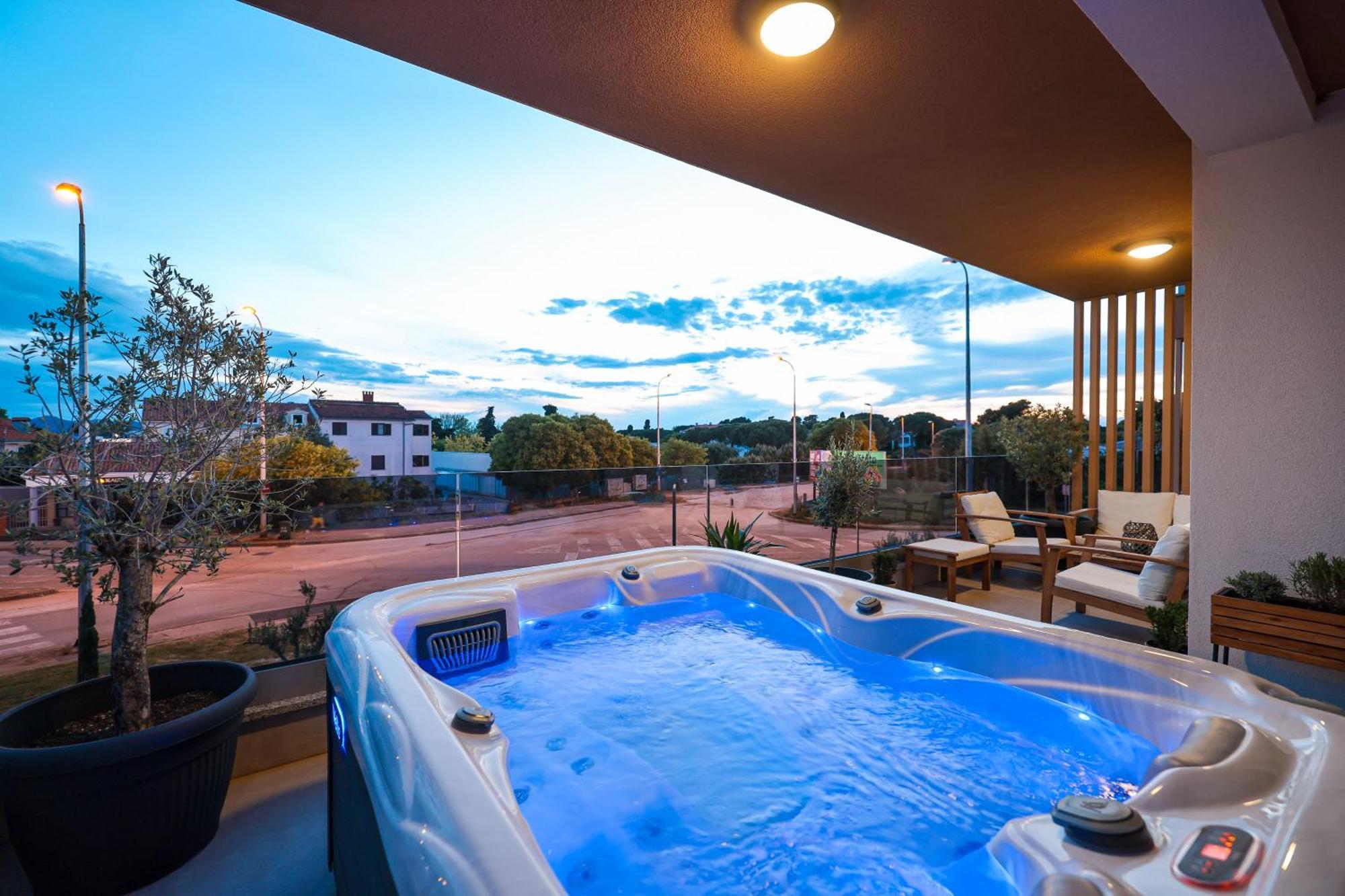 זאדאר Luma Luxury Apartment With Jacuzzi מראה חיצוני תמונה