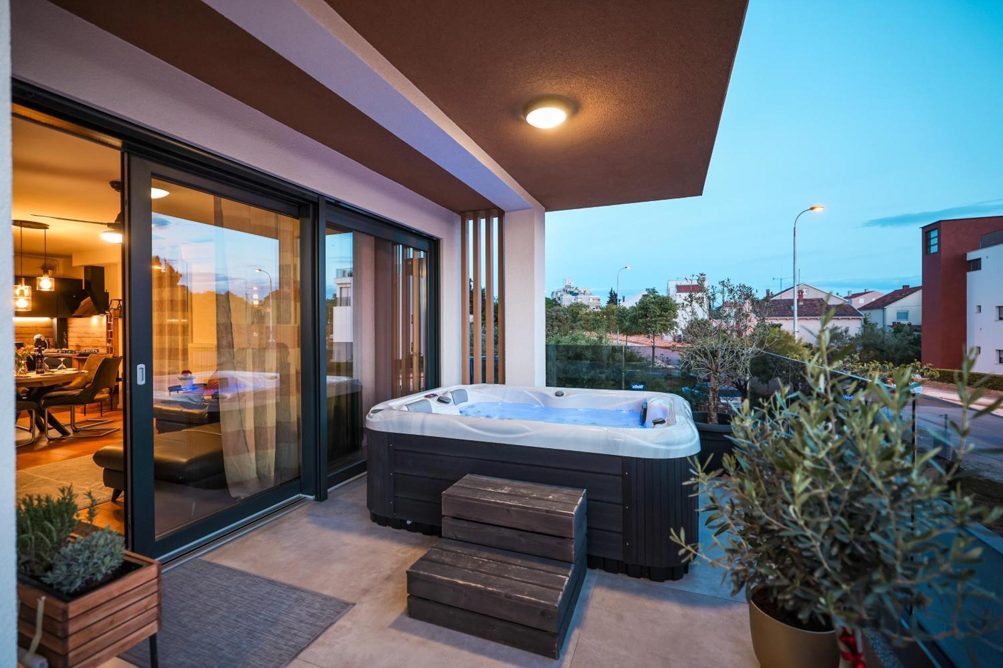 זאדאר Luma Luxury Apartment With Jacuzzi מראה חיצוני תמונה