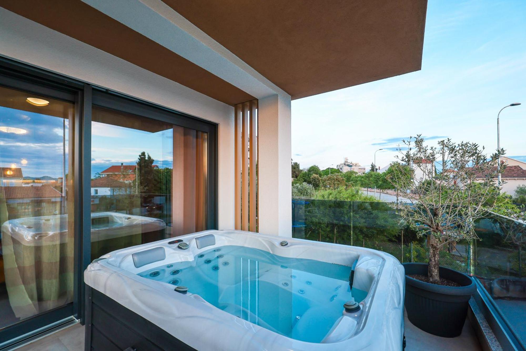 זאדאר Luma Luxury Apartment With Jacuzzi מראה חיצוני תמונה