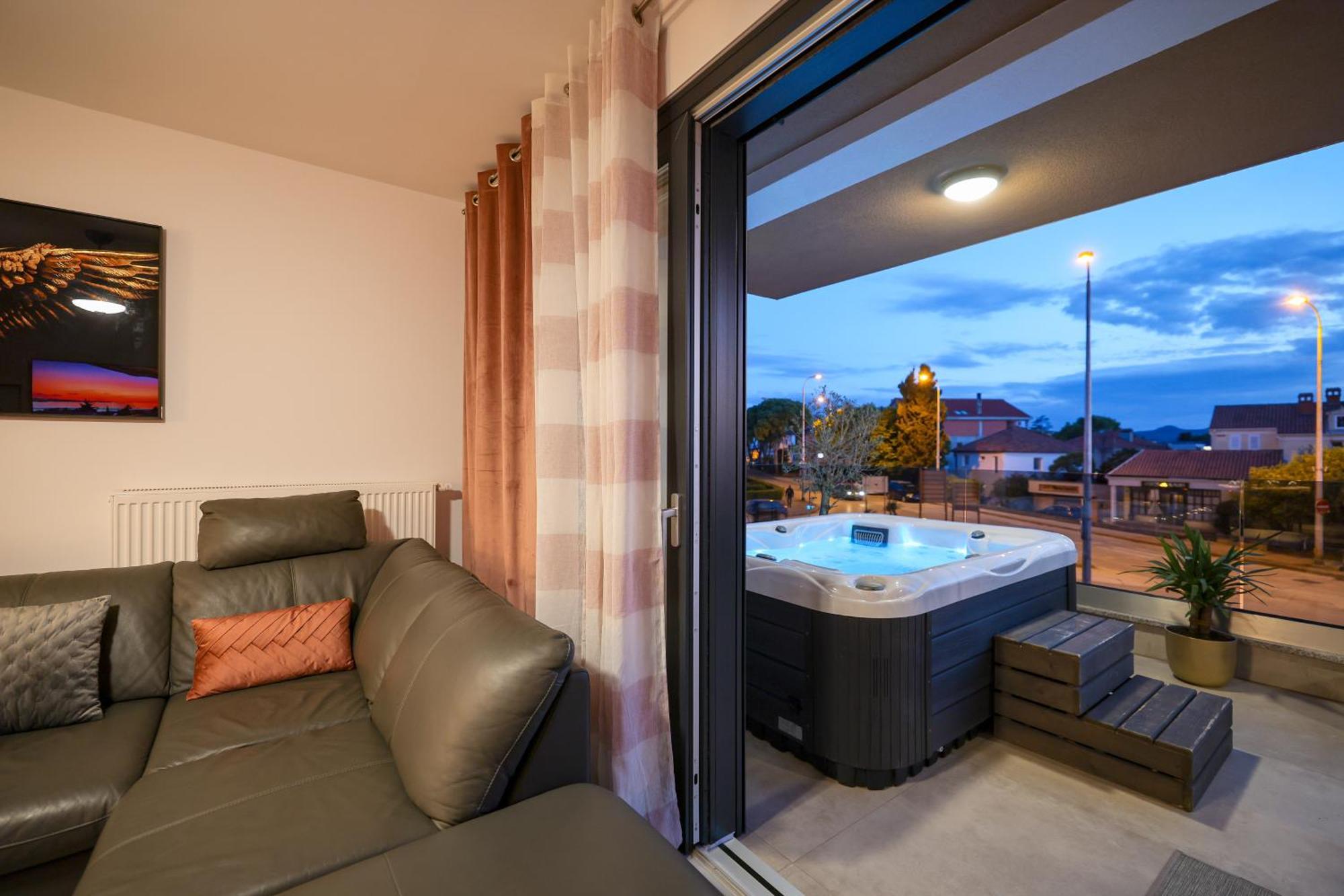 זאדאר Luma Luxury Apartment With Jacuzzi מראה חיצוני תמונה