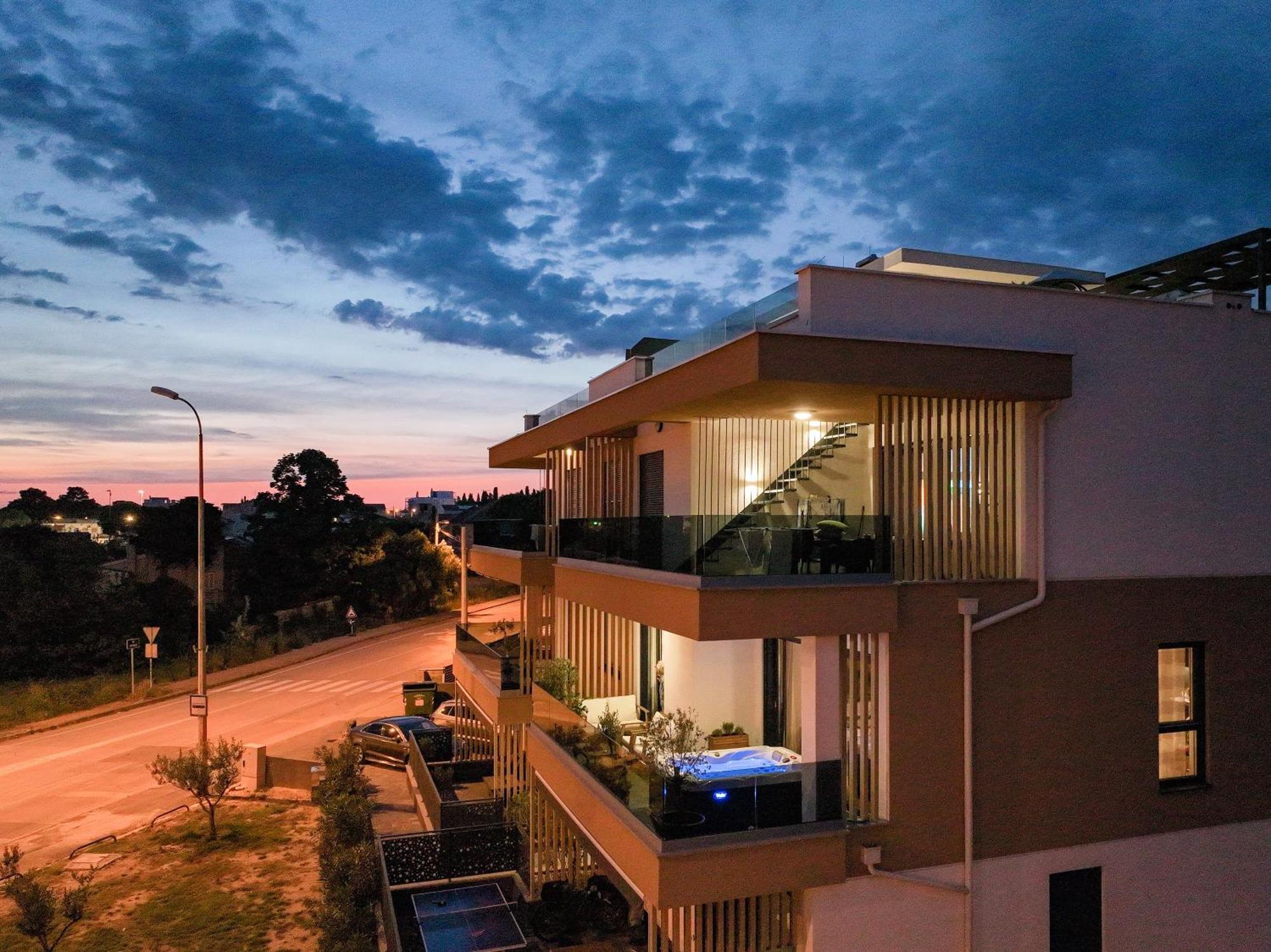 זאדאר Luma Luxury Apartment With Jacuzzi מראה חיצוני תמונה
